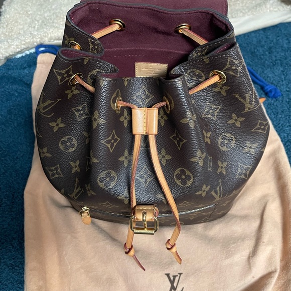 Louis Vuitton backpack - Picture 3 of 11